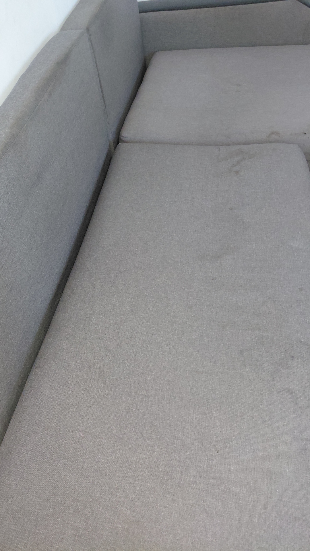 Before photo for  Limpieza de tapicería y alfombras