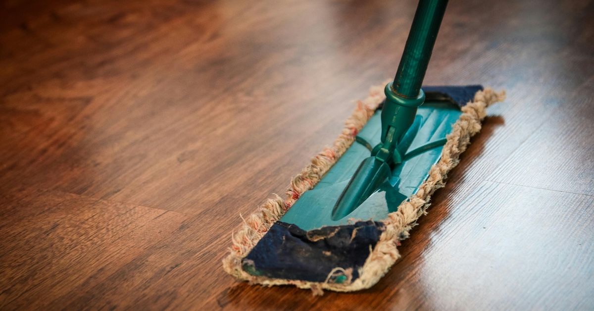 Limpieza profunda versus limpieza regular: cuándo y por qué se necesitan ambas