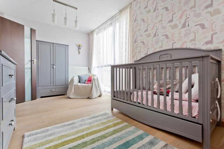 Prepara la llegada del bebé. Guía de limpieza profunda y desinfección (nesting) para crear un entorno seguro y acogedor para el recién nacido.