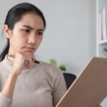 Pon orden en tu caos. Descarga o copia nuestra plantilla de limpieza semanal para distribuir las tareas del hogar de forma equitativa y visual.