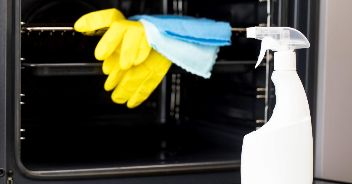 Deje su horno como nuevo: métodos efectivos para eliminar la grasa incrustada con soluciones caseras, limpiadores, autolimpieza y consejos profesional