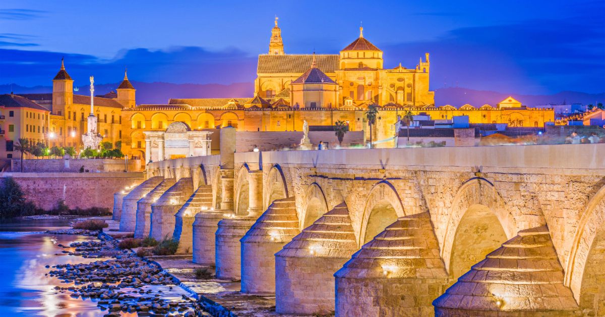 Puente romano y mezquita-catedral de Córdoba, España